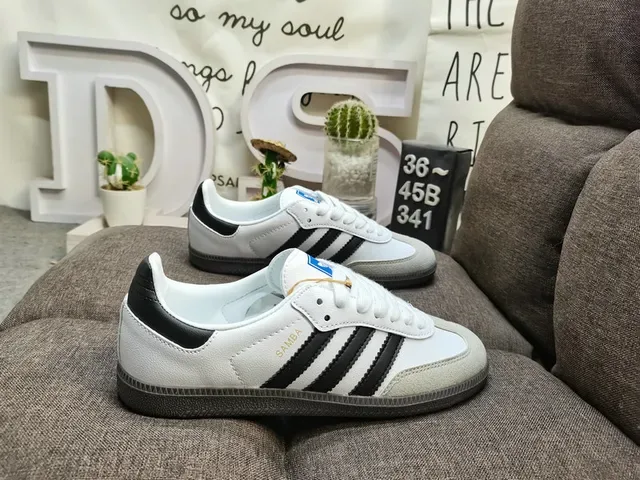 Adidas Tênis Lifestyle Branco e Preto de Baixo em Couro-Suede 11