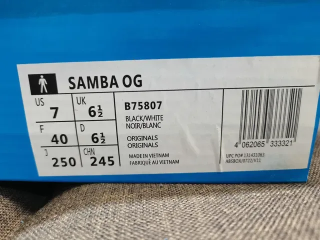 Adidas Tênis Lifestyle Branco e Preto de Baixo em Couro-Suede 12