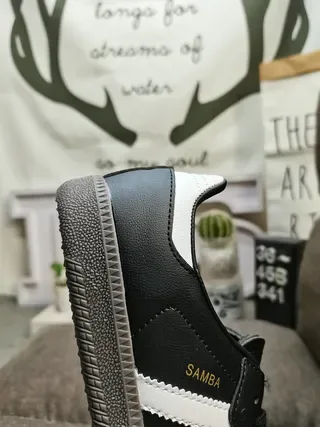 Adidas Tênis Lifestyle Branco e Preto de Baixo em Couro-Suede 13
