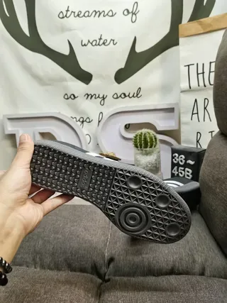 Adidas Tênis Lifestyle Branco e Preto de Baixo em Couro-Suede 14