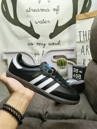 Adidas Tênis Lifestyle Branco e Preto de Baixo em Couro-Suede 15