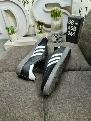 Adidas Tênis Lifestyle Branco e Preto de Baixo em Couro-Suede 16