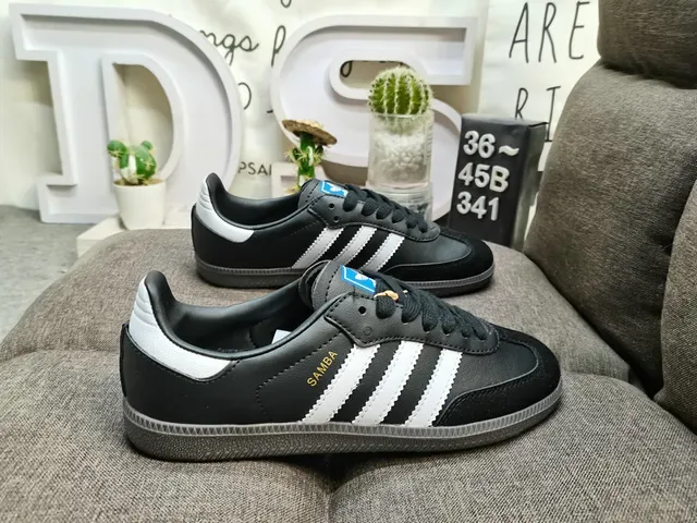 Adidas Tênis Lifestyle Branco e Preto de Baixo em Couro-Suede 21