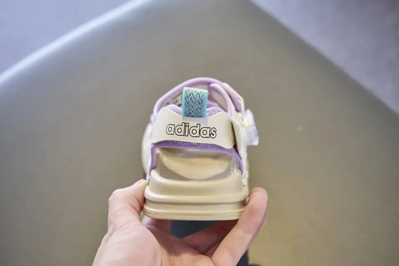 Adidas সাদা ধূসর এডজাস্টেবল ভেলক্রো স্ট্র্যাপ চংকি মোল্ডেড সোল ক্যাজুয়াল স্যান্ডাল 5