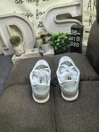 Adidas White Gray Laceless Elastic Strap Three-Stripe Side Panel Lifestyle Sneakers 8