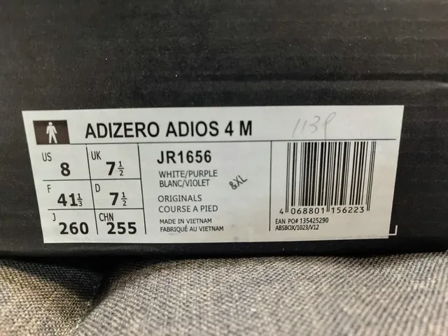 حذاء جري Adidas أبيض بنفسجي بجزء علوي من شبك متعدد الطبقات ومادة اصطناعية ونعل أوسط منحوت 2