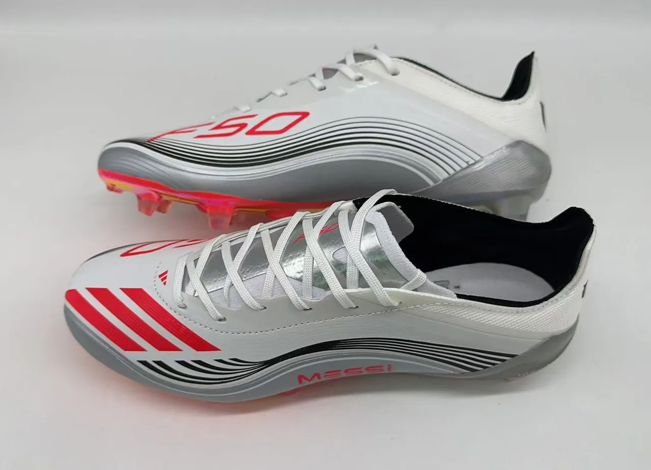 Adidas সাদা লাল লো-কাট সিন্থেটিক আপার অ্যাসিমেট্রিক্যাল লেসিং ফার্ম-গ্রাউন্ড সকার শু 2