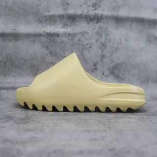 Adidas Yeezy Slide 浅黄色拖鞋
