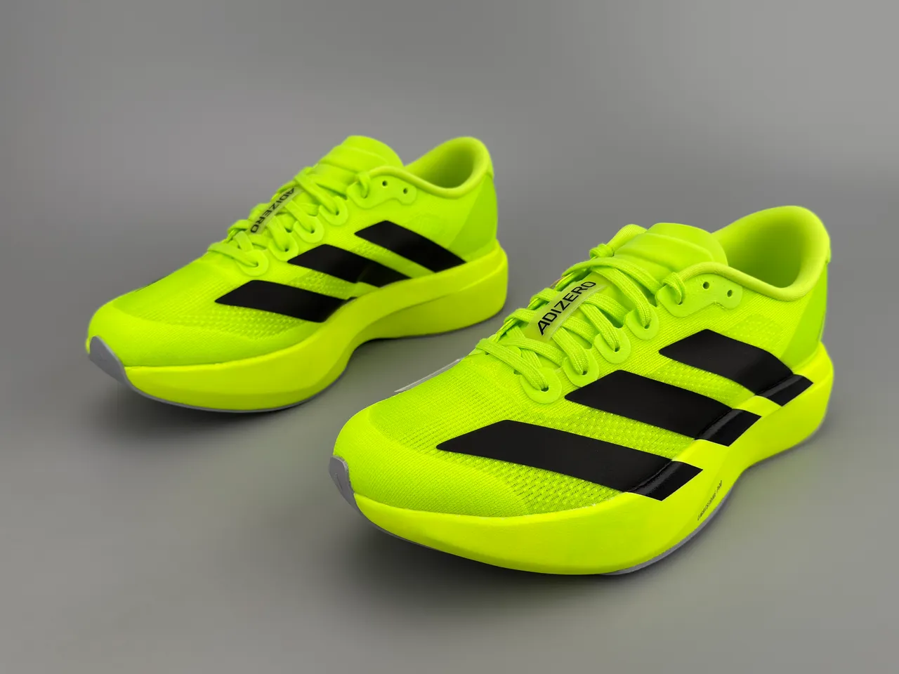 Adidas Chaussures de course avec tige en maille neon jaune noir, branding de trois bandes 5