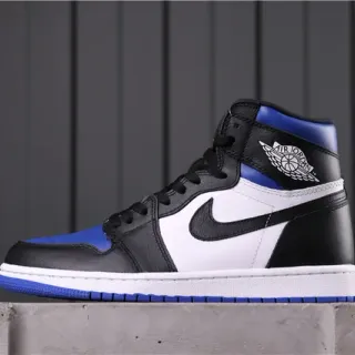 Zapatillas de baloncesto Air Jordan 1 de caña alta con paneles de cuero en negro y azul