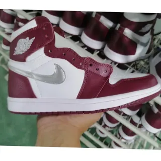 Air Jordan 1 bordeaux e branco prata metálico sapatos de basquete