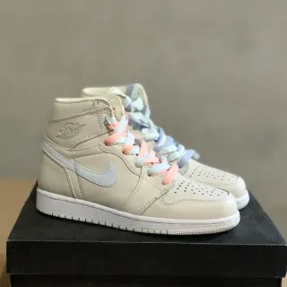Tênis de basquete com cadarço Air Jordan 1 High bege pastel