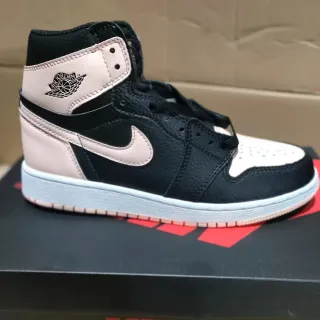 Air Jordan 1 High काला हल्का गुलाबी सफेद बास्केटबॉल जूते