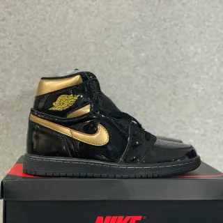 Zapatillas de baloncesto Air Jordan 1 High negro brillante y dorado