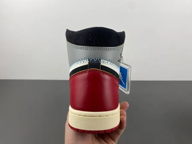 Chaussures de basketball Air Jordan 1 High rouge blanc crème 4