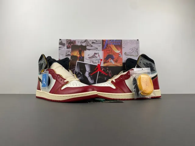 Chaussures de basketball Air Jordan 1 High rouge blanc crème 13
