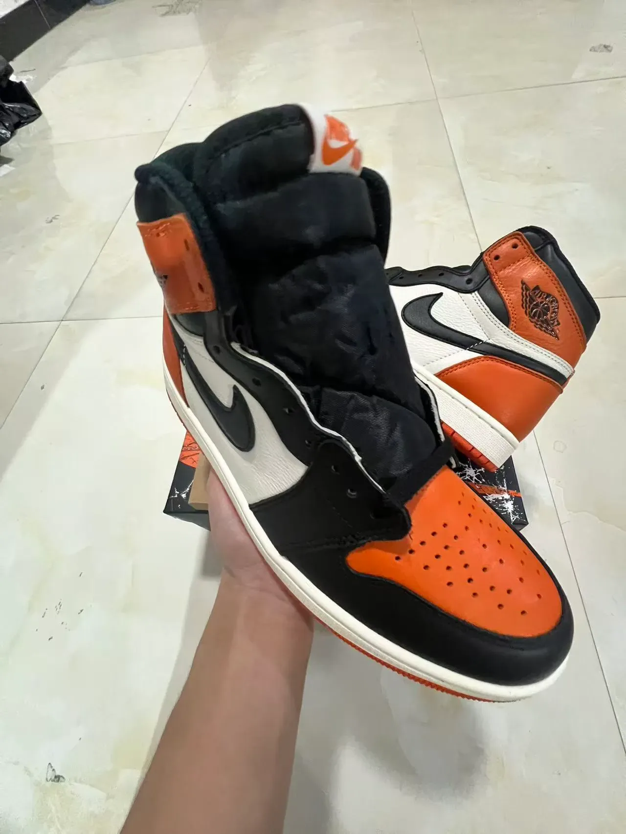 Air Jordan 1 High Zapatillas de Baloncesto Blancas Negras Naranja 2