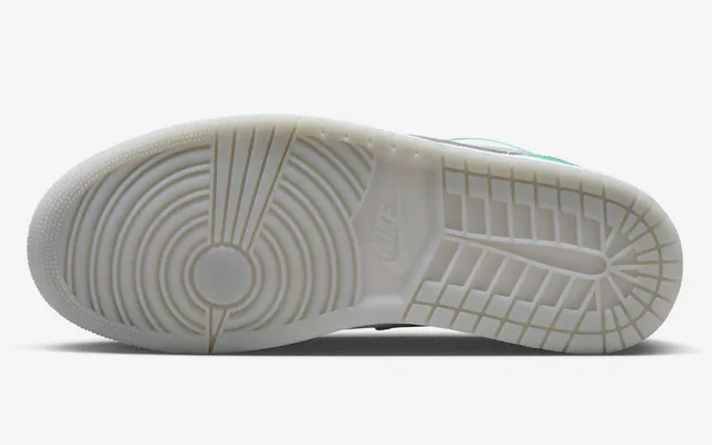 حذاء سنيكرز لايف ستايل Air Jordan 1 Low أخضر نعناعي وأبيض 6