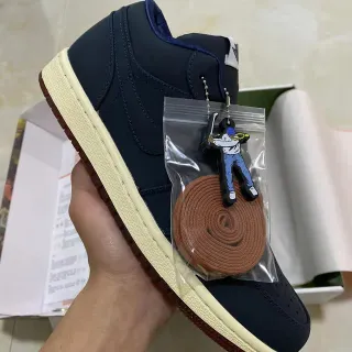 Air Jordan 1 Low नेवी क्रीम बरगंडी लाइफस्टाइल स्नीकर्स