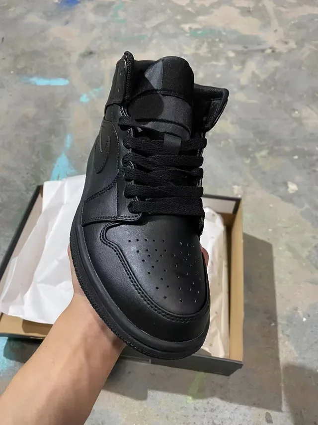 Air Jordan 1 Zapatillas de Baloncesto de Cuero Negro Monocromático High Top 2