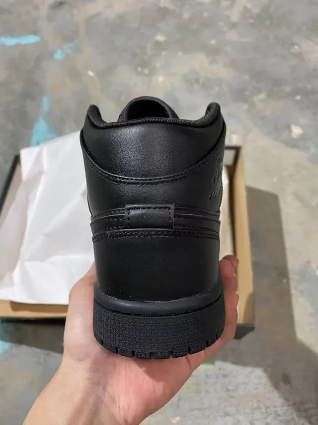 Air Jordan 1 Zapatillas de Baloncesto de Cuero Negro Monocromático High Top 6