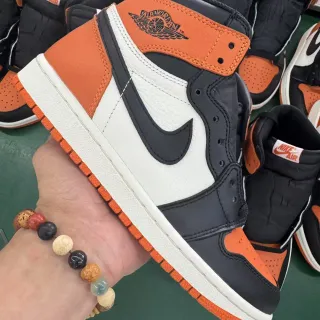Air Jordan 1 नारंगी काला सफेद बास्केटबॉल जूते