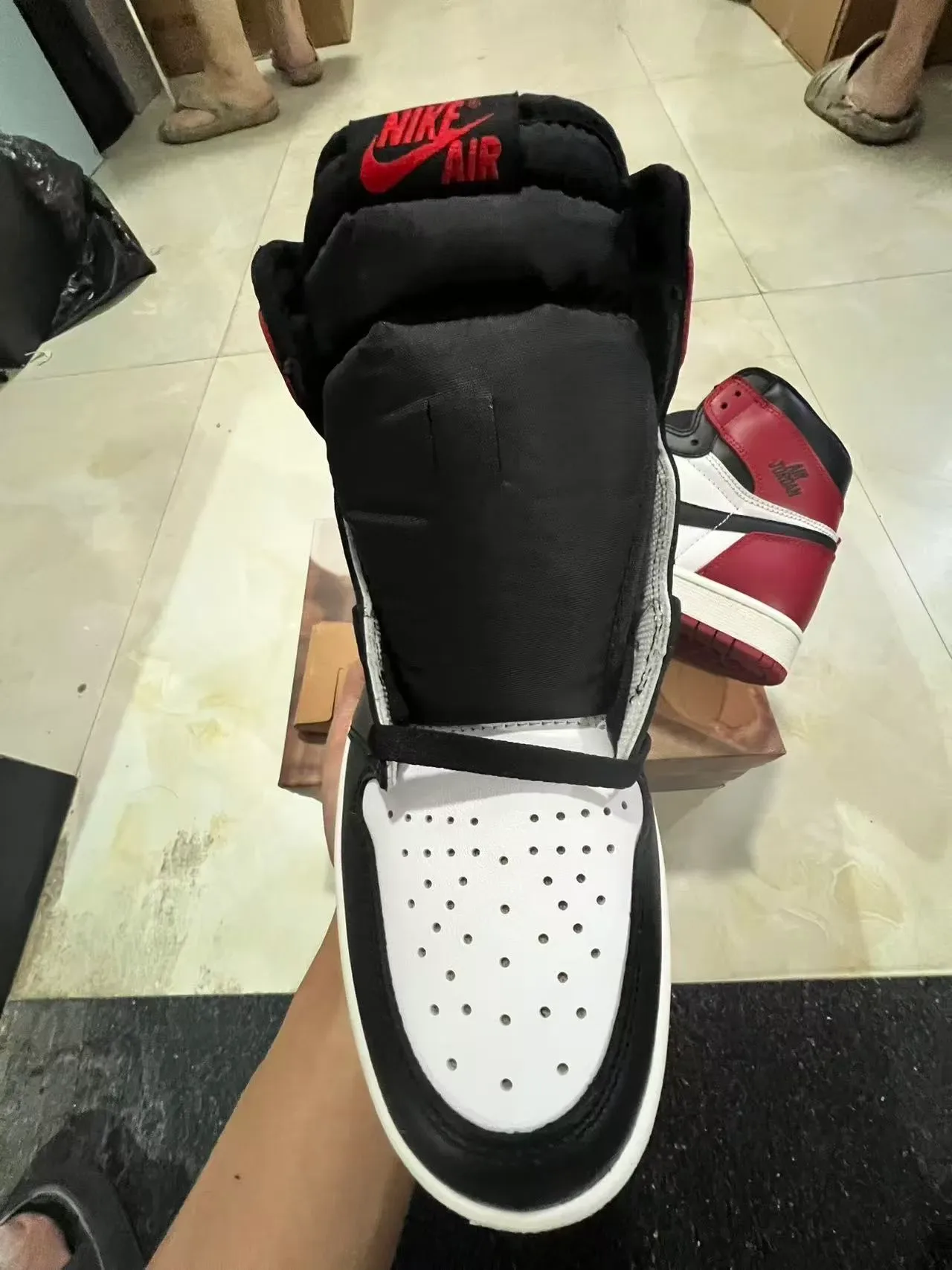 Air Jordan 1 Red Black High-Top Leather-Paneled Basketball Shoes 3