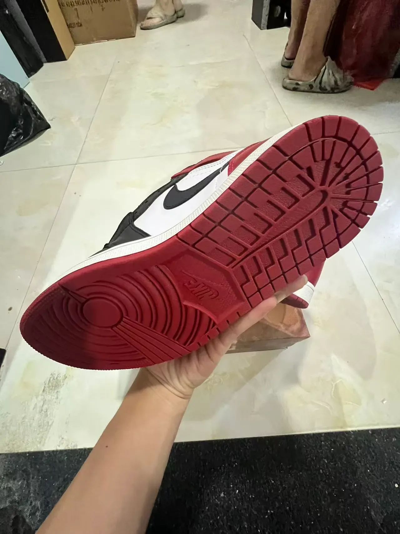 Air Jordan 1 Red Black High-Top Leather-Paneled Basketball Shoes 6
