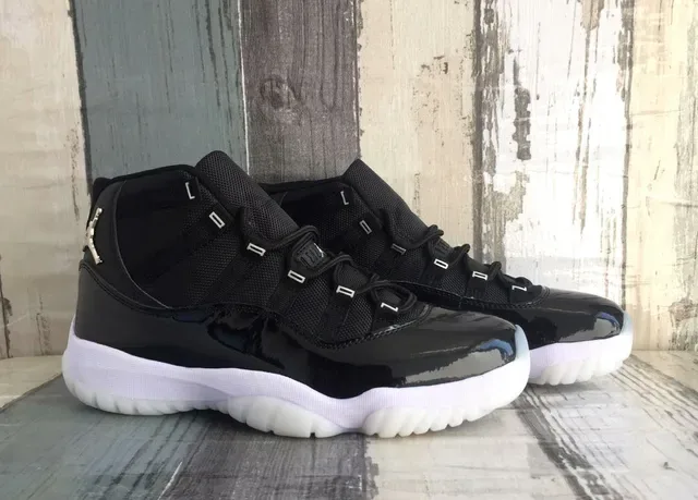 Air Jordan 11 Black and White Patent Leather Basketball Shoes 3