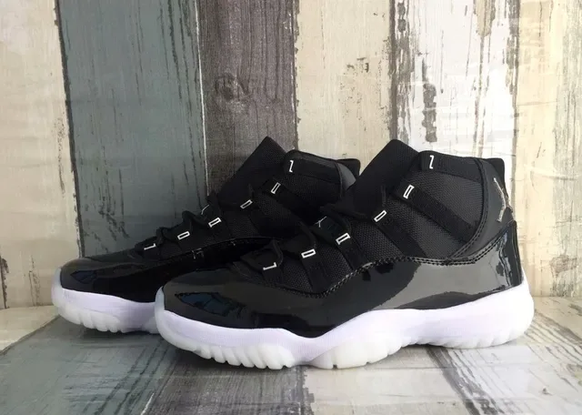 Air Jordan 11 Black and White Patent Leather Basketball Shoes 6