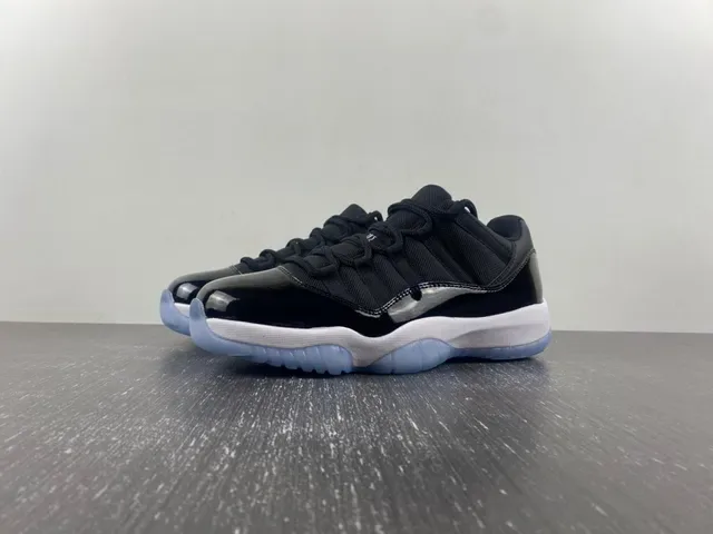 Air Jordan 11 Noir Blanc Bleu Royal Chaussures de Basket 2