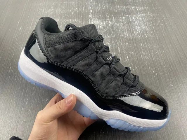 Air Jordan 11 Noir Blanc Bleu Royal Chaussures de Basket 4