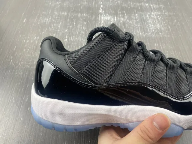 Air Jordan 11 Noir Blanc Bleu Royal Chaussures de Basket 5