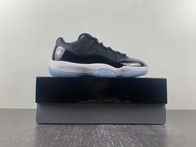 Air Jordan 11 Noir Blanc Bleu Royal Chaussures de Basket 17