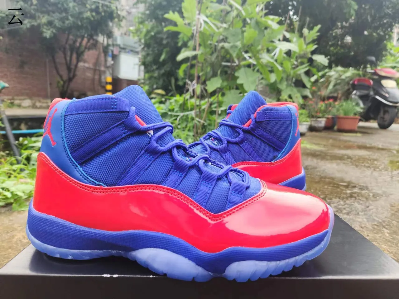 Tênis de basquete de couro envernizado Air Jordan 11 Gym Red 3