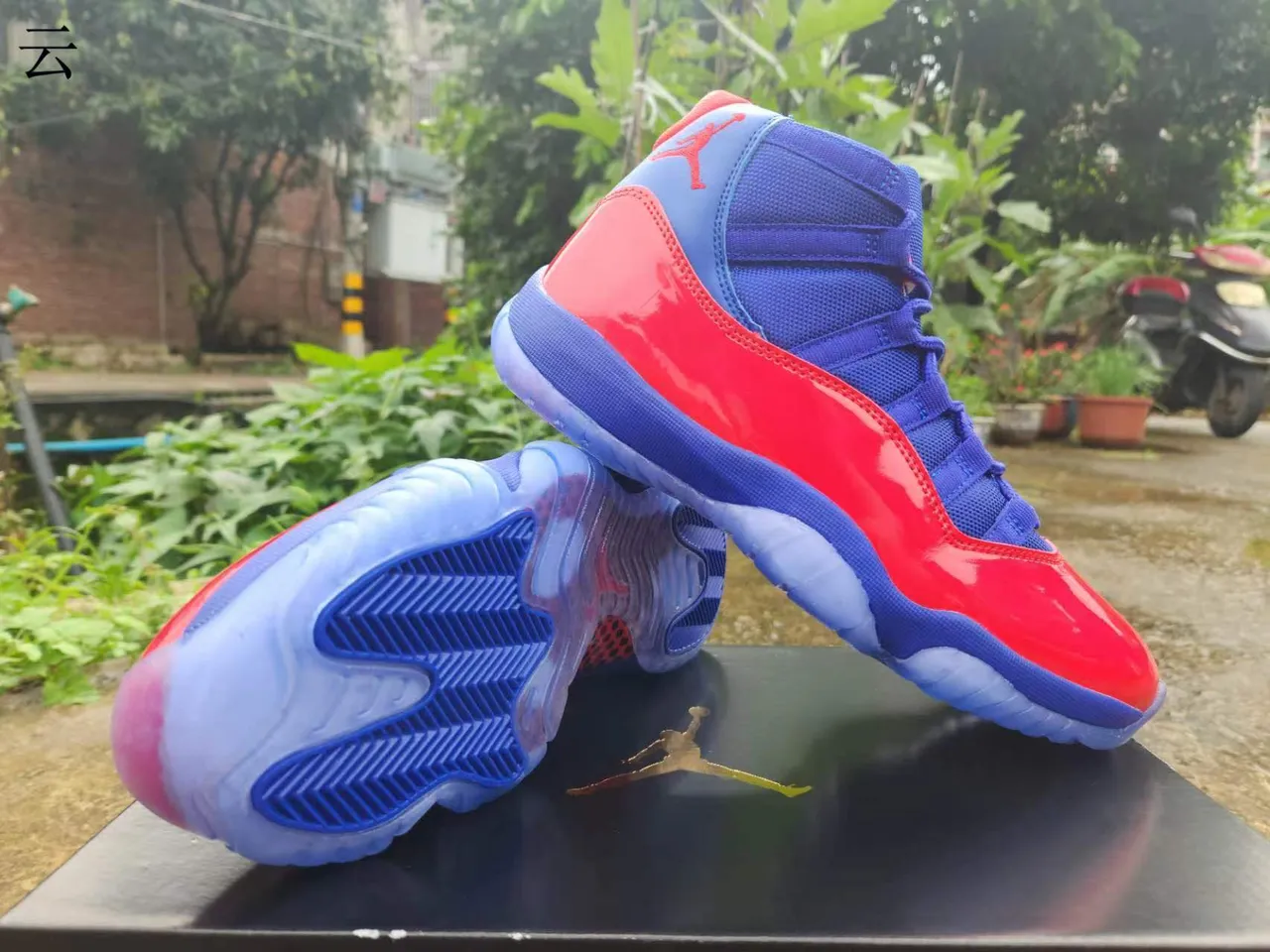 Tênis de basquete de couro envernizado Air Jordan 11 Gym Red 4