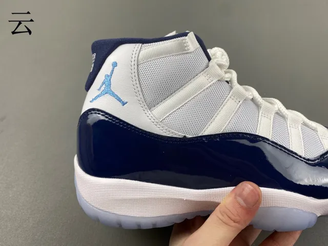 Air Jordan 11 নেভি এবং সাদা পেটেন্ট লেদার বাস্কেটবল জুতো 2