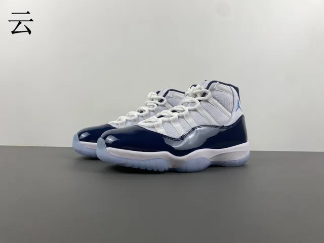 Air Jordan 11 নেভি এবং সাদা পেটেন্ট লেদার বাস্কেটবল জুতো 10