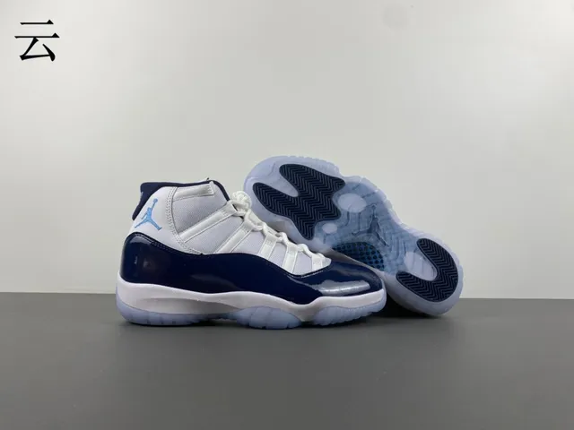 Air Jordan 11 নেভি এবং সাদা পেটেন্ট লেদার বাস্কেটবল জুতো 12