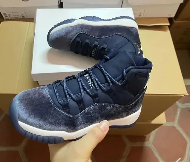 Air Jordan 11 नेवी सिल्वर हाई-टॉप वेलवेट और मेटैलिक अपर बास्केटबॉल शूज़ 5
