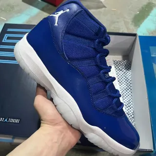 Air Jordan 11 Sapatos de Basquete de Couro Patentado Azul Royal