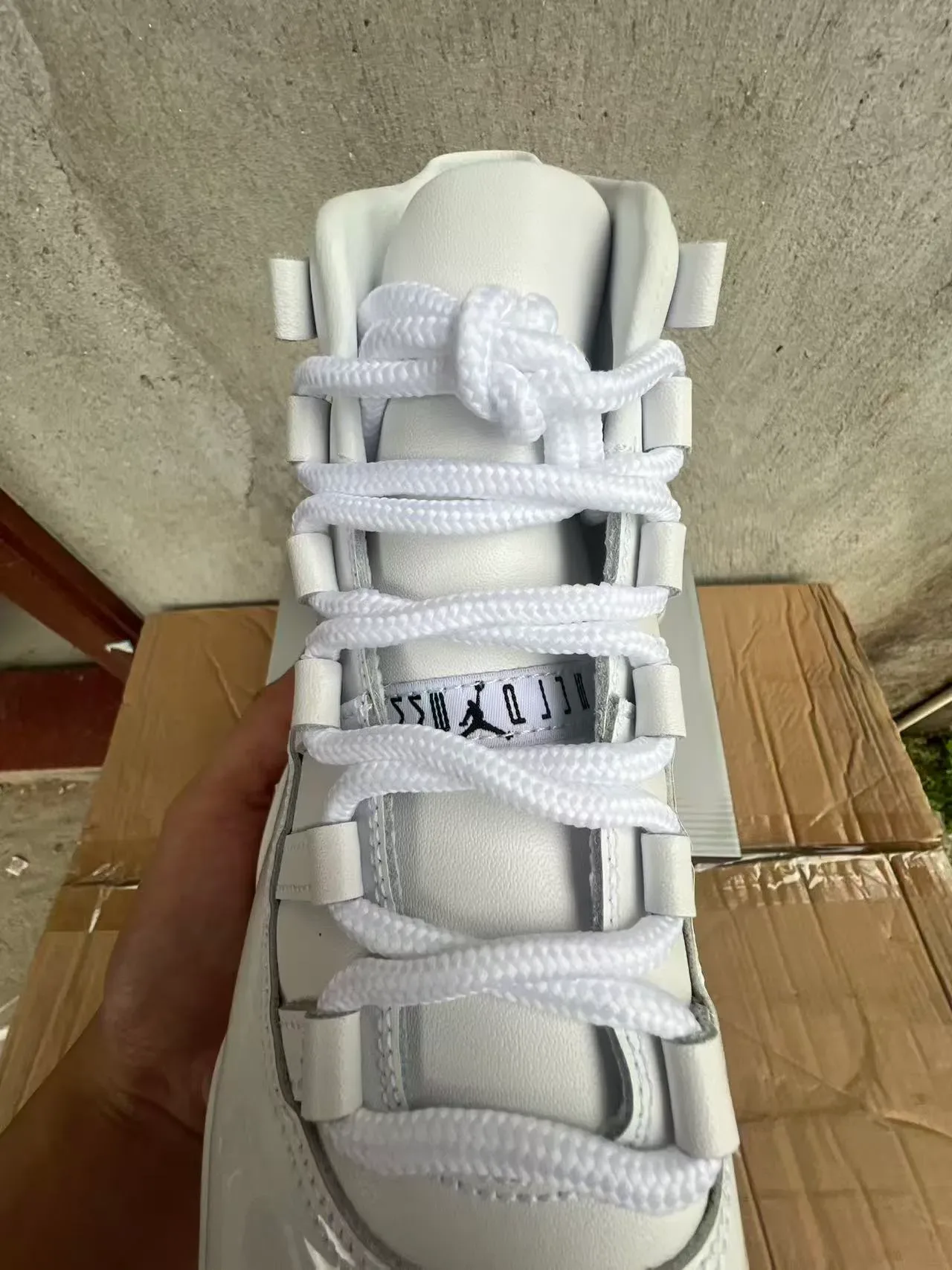 Air Jordan 11 أحذية كرة السلة أبيض جلد لامع 4