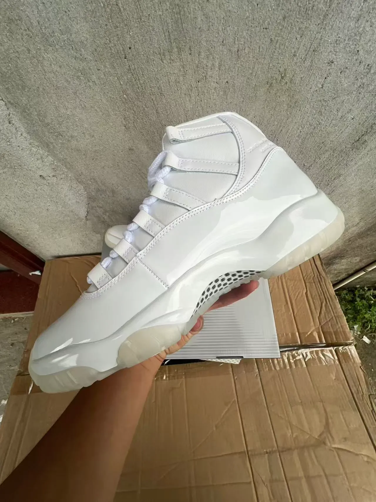 Air Jordan 11 أحذية كرة السلة أبيض جلد لامع 5