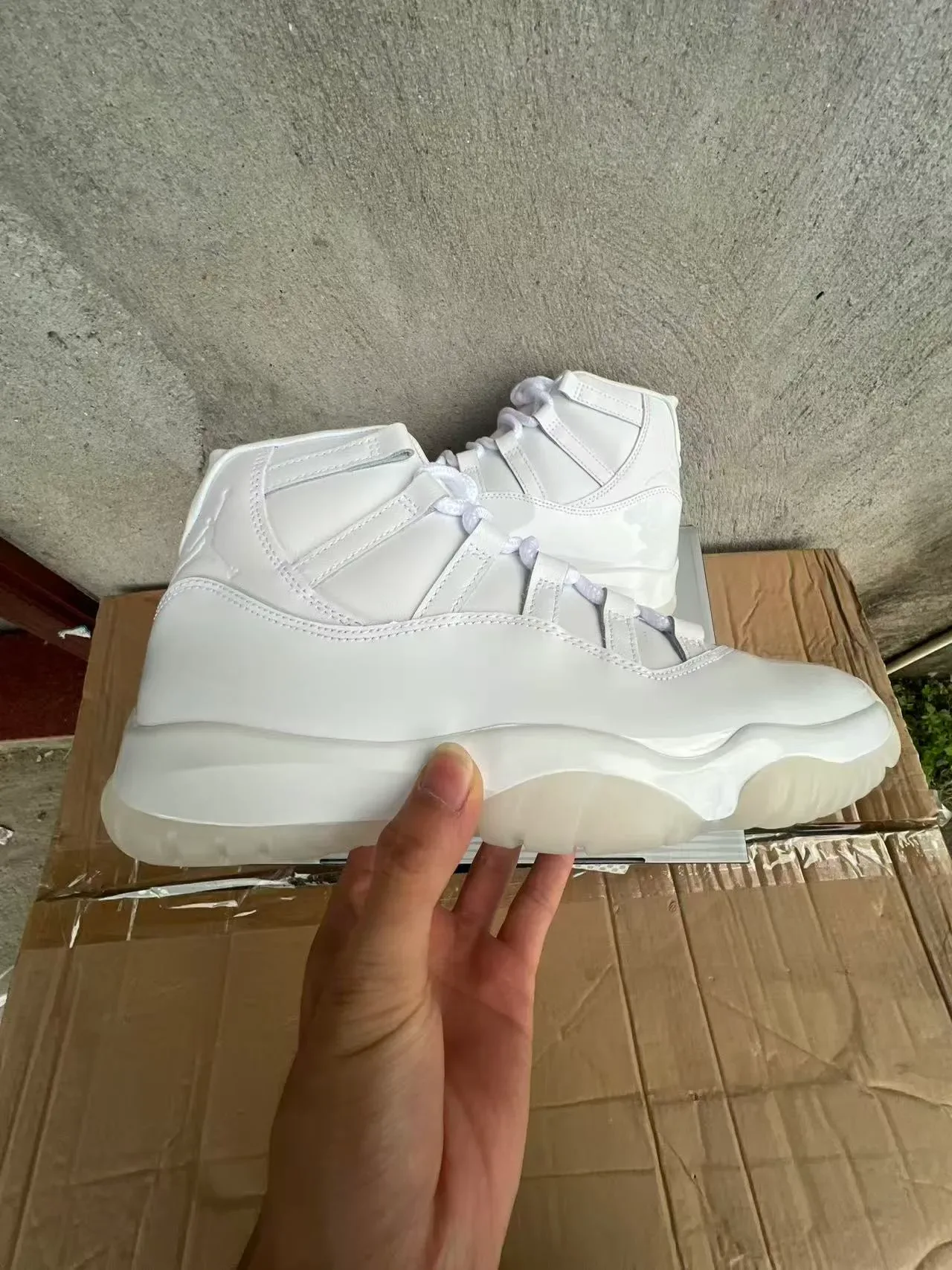 Air Jordan 11 أحذية كرة السلة أبيض جلد لامع 7