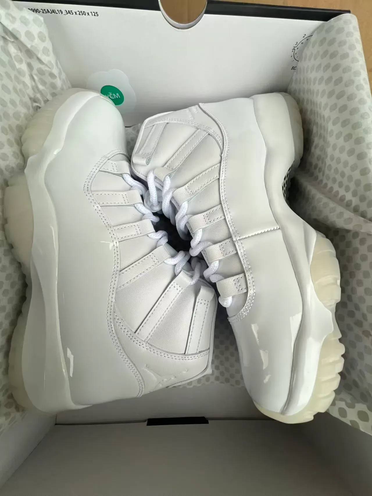 Air Jordan 11 أحذية كرة السلة أبيض جلد لامع 9