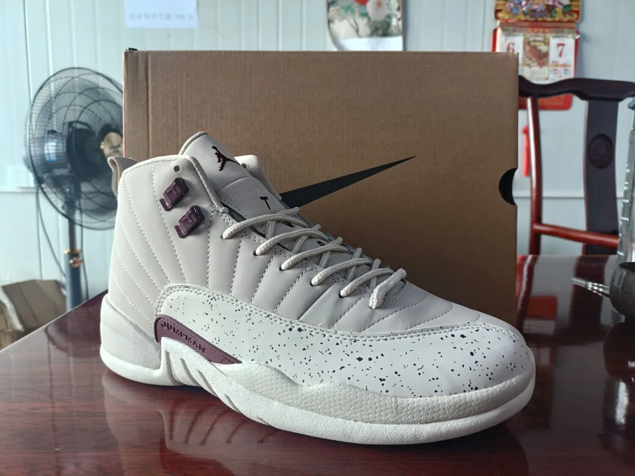 Air Jordan 12 बेज स्पेकल बरगंडी बास्केटबॉल जूते 2