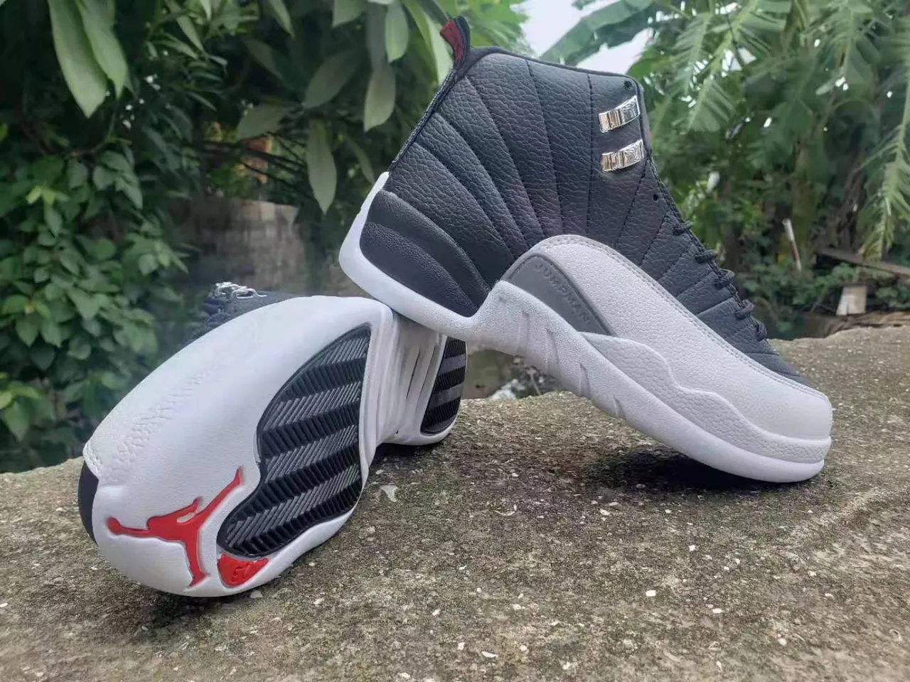 Air Jordan 12 কালো সাদা লাল কুইল্টেড লেদার বাস্কেটবল জুতো 3
