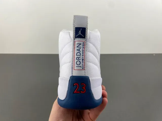 Air Jordan 12 Chaussures de Basketball Blanc et Bleu Royal 4