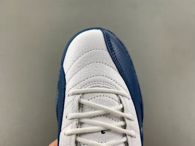 Air Jordan 12 Chaussures de Basketball Blanc et Bleu Royal 5