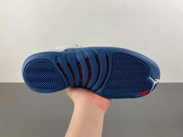 Air Jordan 12 Chaussures de Basketball Blanc et Bleu Royal 7